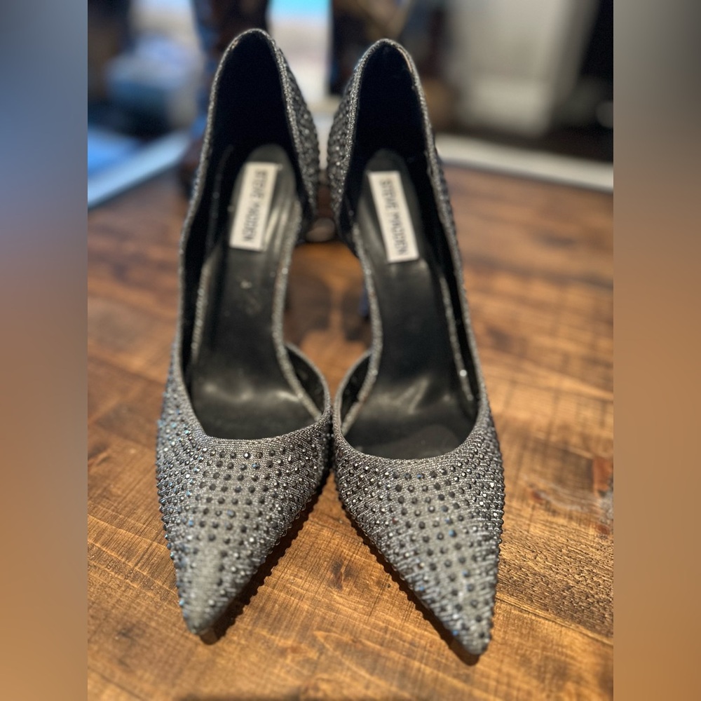 STEVE MADDEN 'Proper' Rhinestone on Lame D'Orsay Pumps - Picture 3 of 10